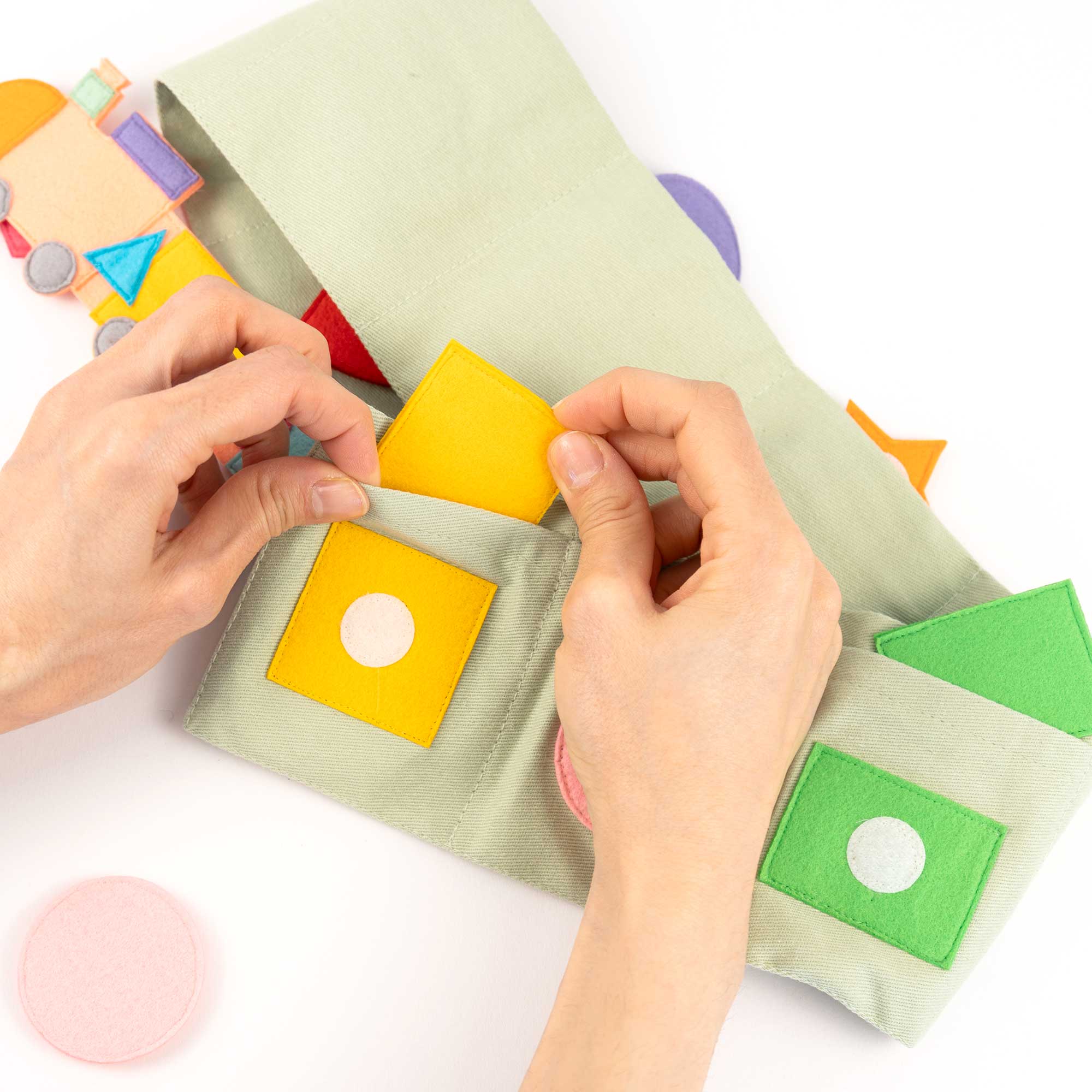 Jolly Pockets – Univers coloré des formes