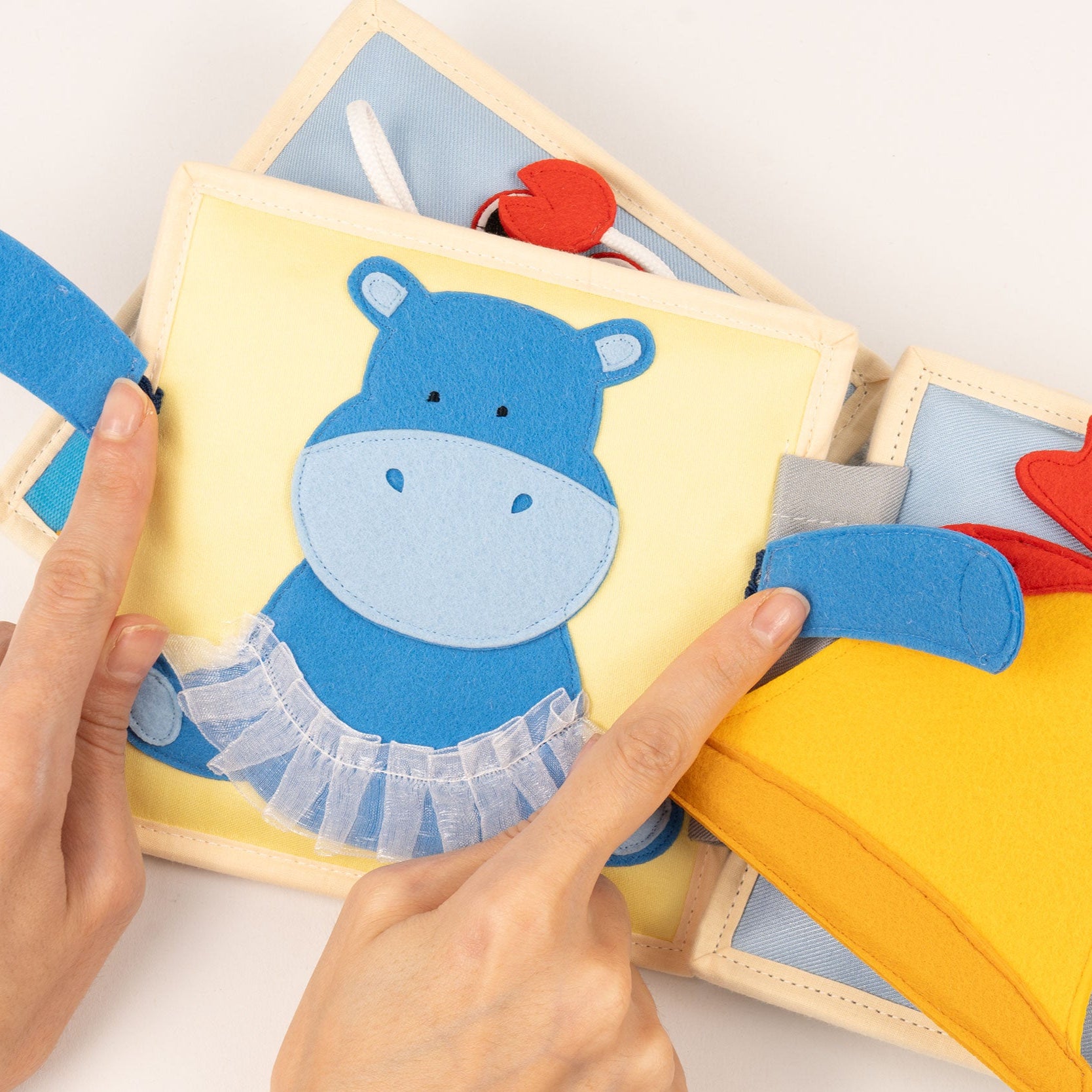 Happy Sheep - 6 Pages Mini Quiet Book