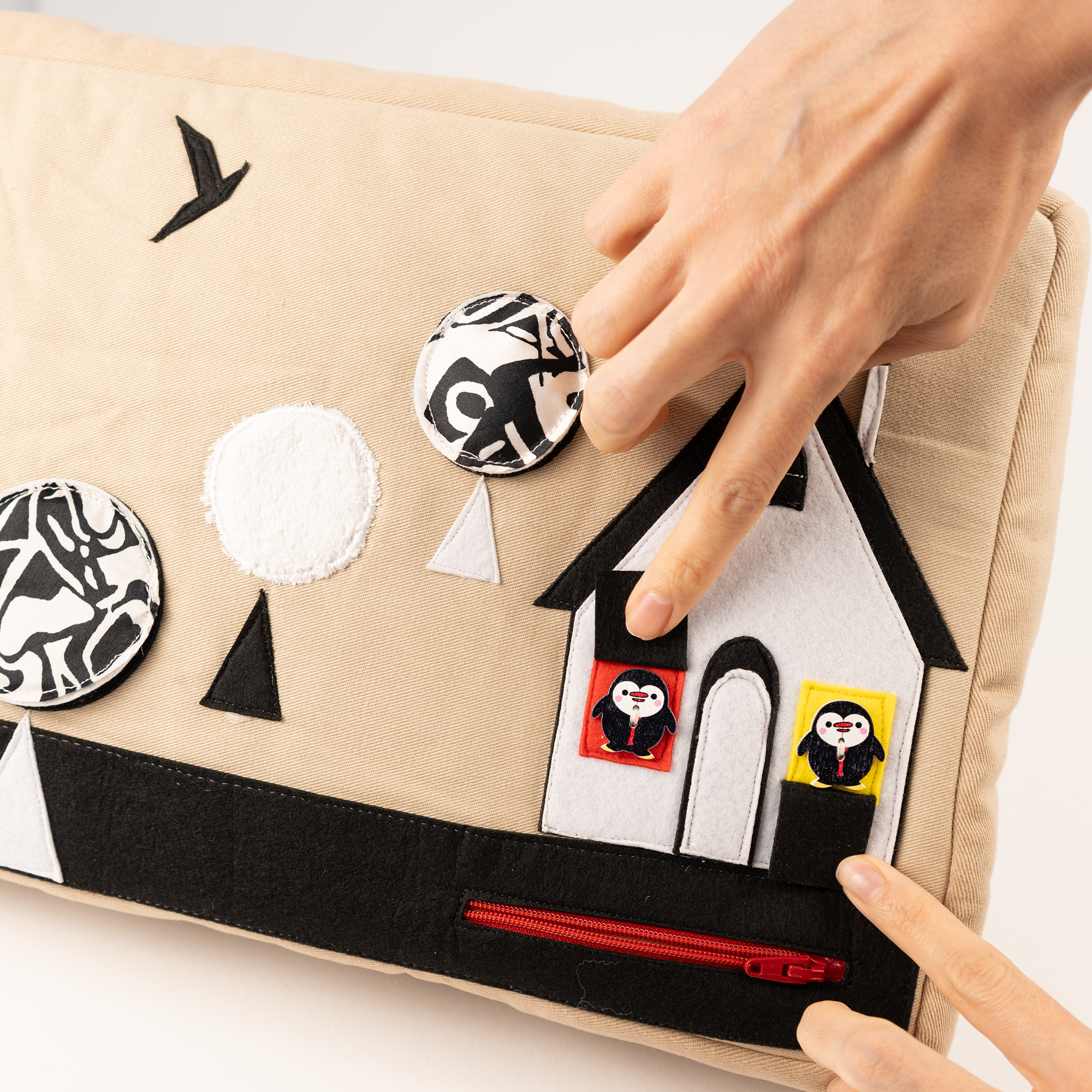 Activity Cushions Contrasts