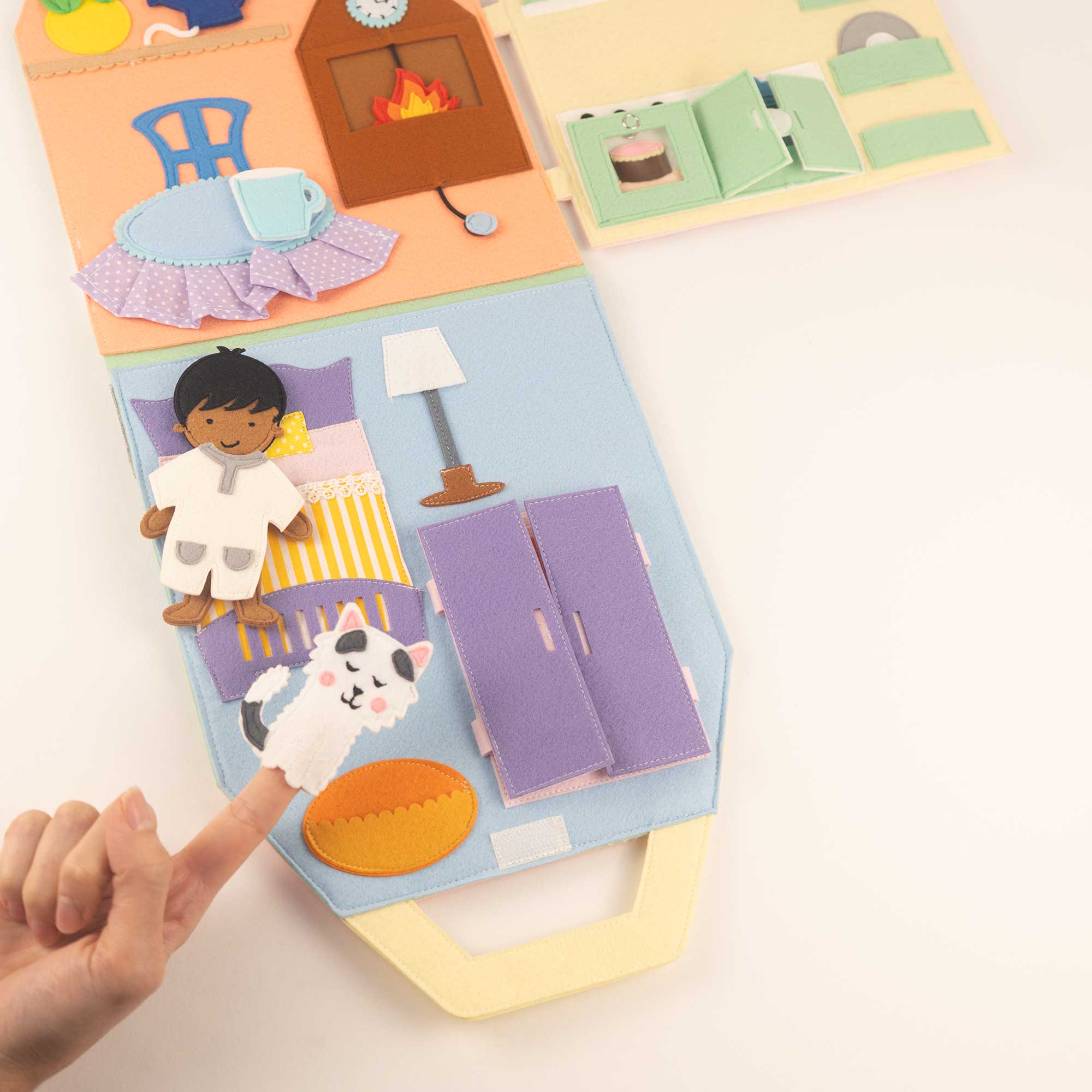 Travel Buddy Doll House